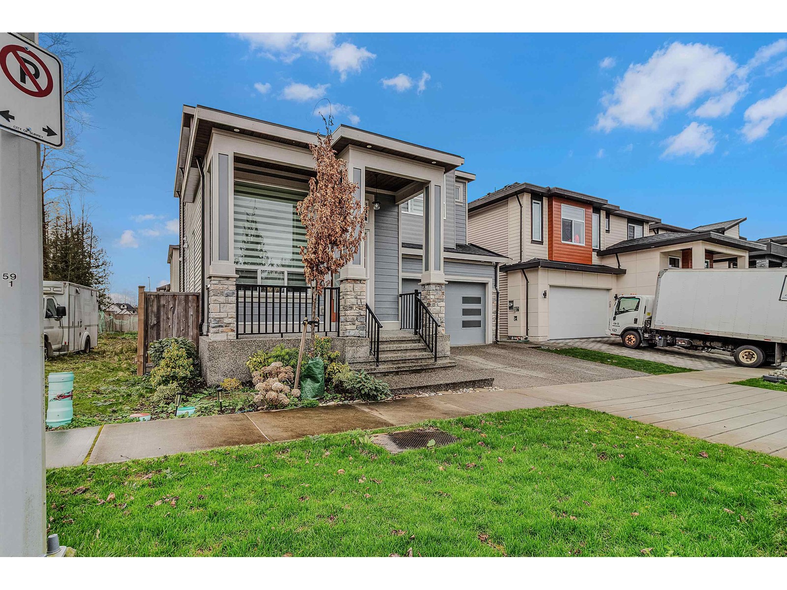 Property at 5901 141 STREET image 3
