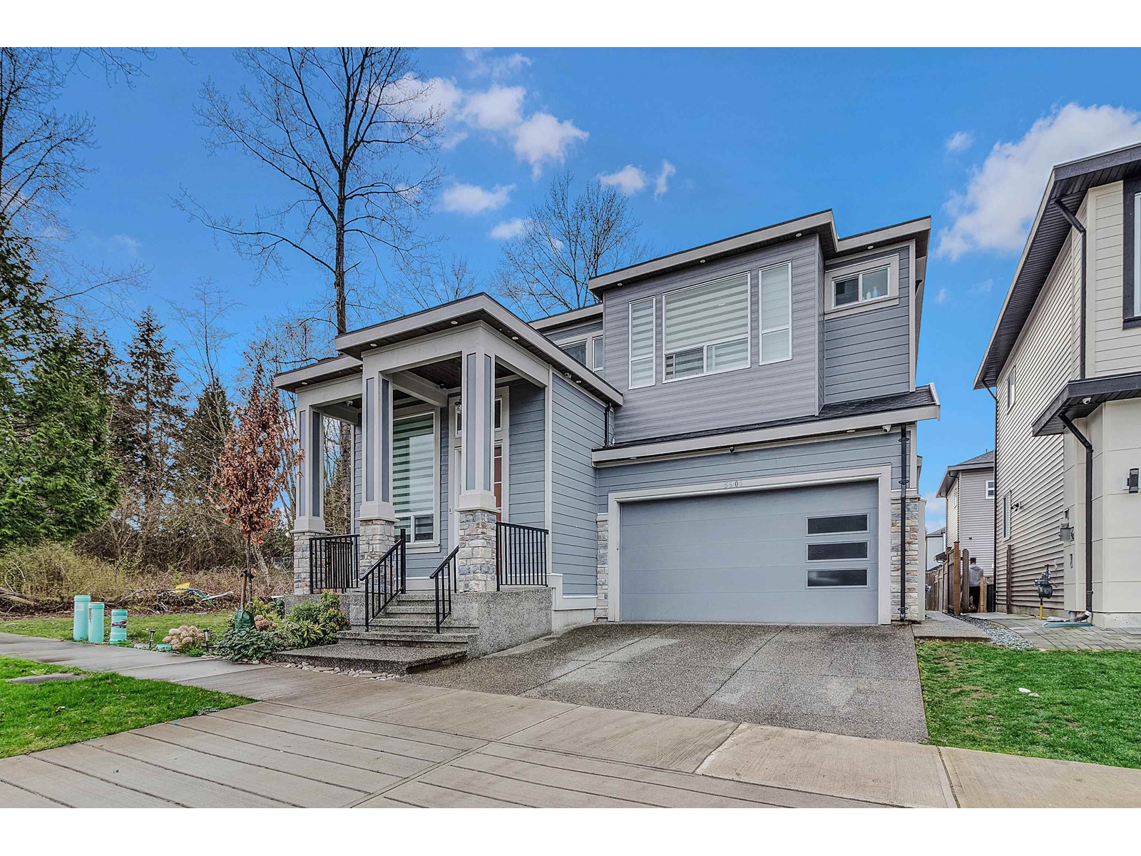 Property at 5901 141 STREET image 2