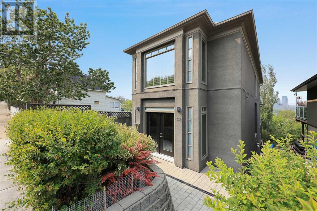 Property at 26 29 Avenue SW image 4