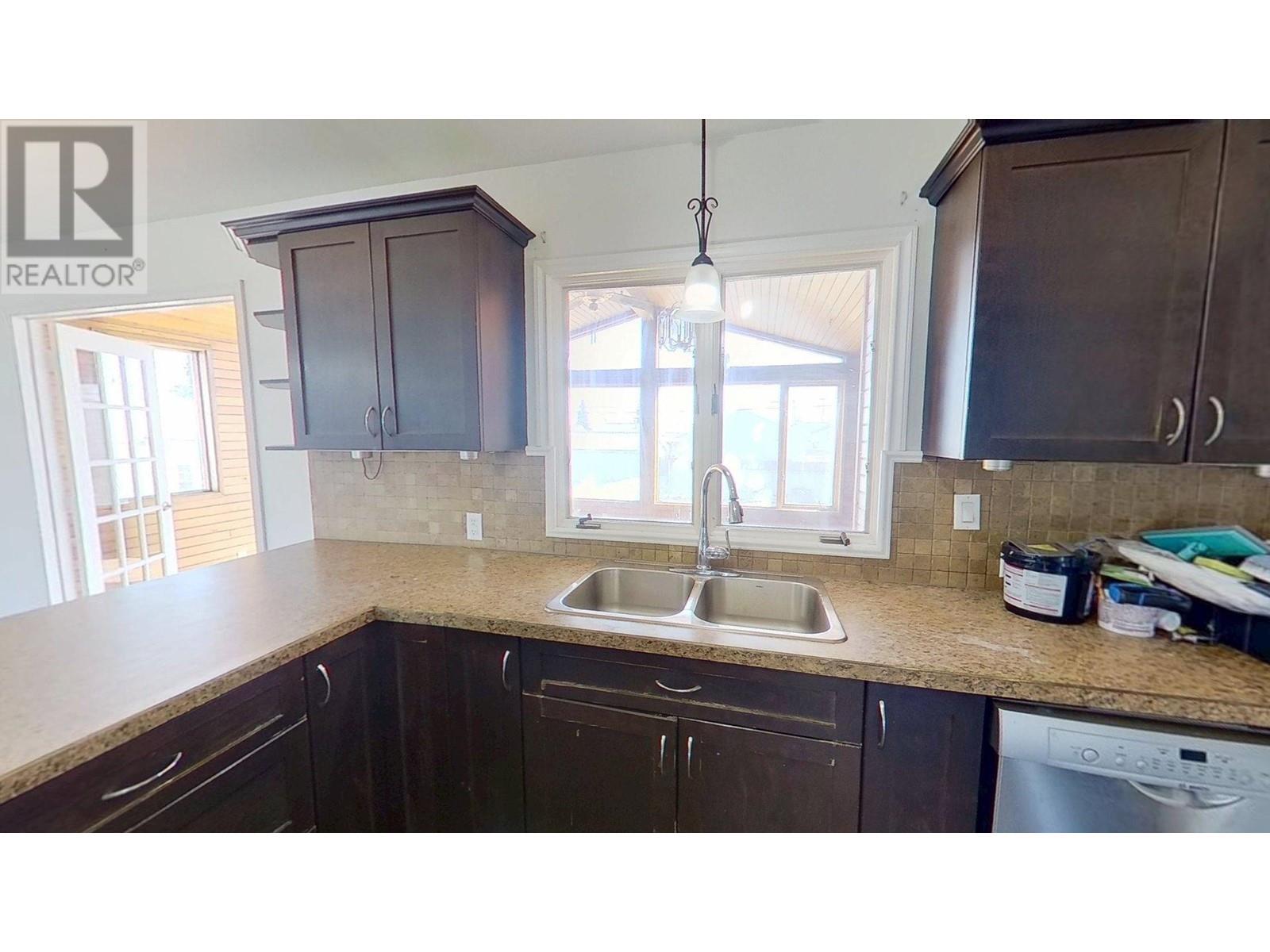 10315 105 Avenue, Fort St. John, British Columbia  V1J 2M5 - Photo 11 - R2990145