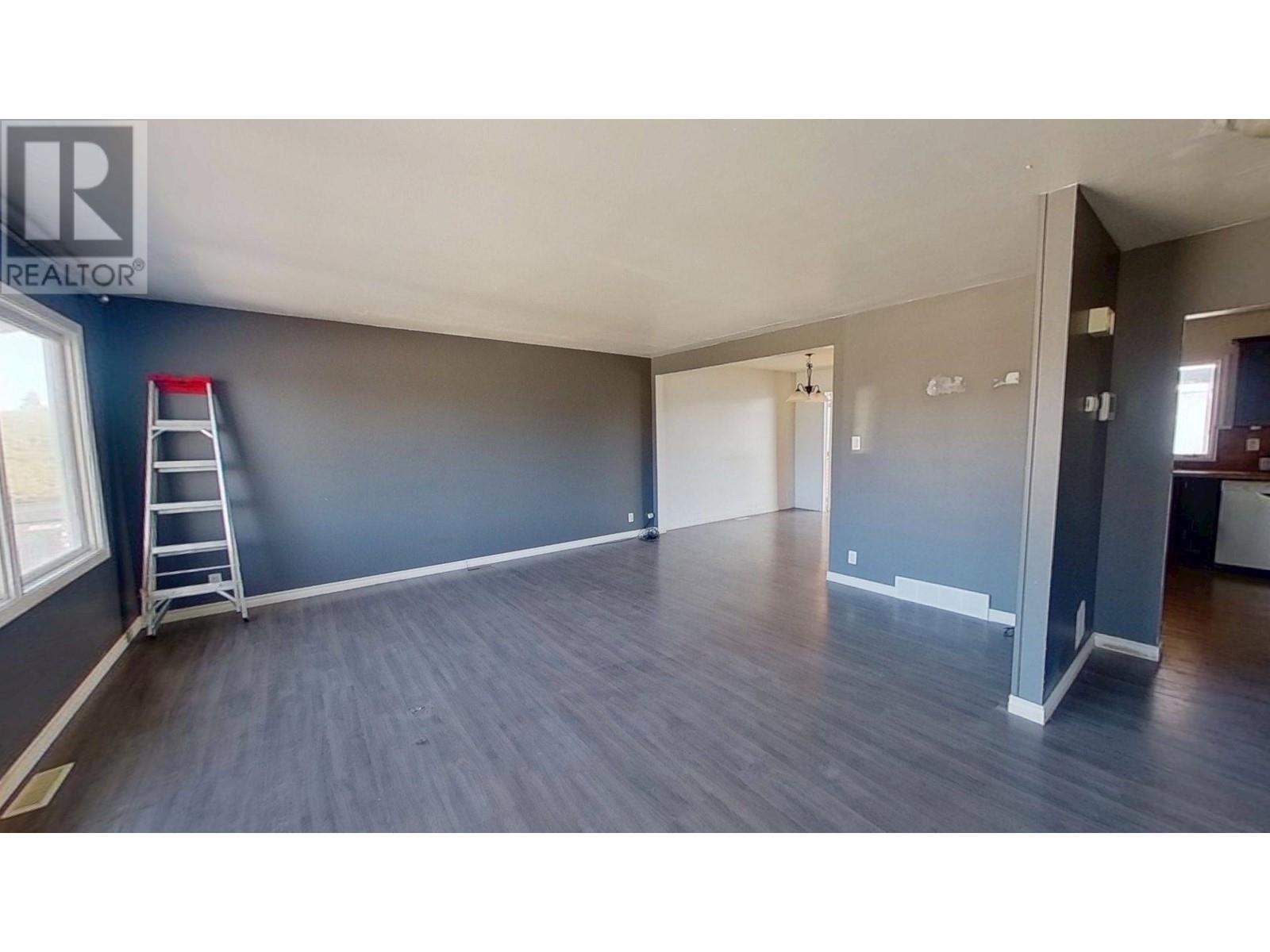 10315 105 Avenue, Fort St. John, British Columbia  V1J 2M5 - Photo 4 - R2990145