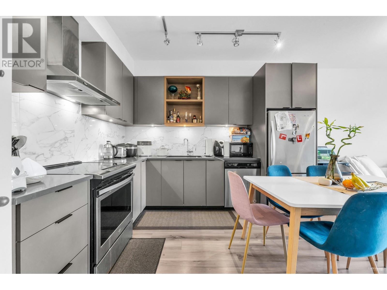 PH47 5355 LANE STREET, burnaby, British Columbia