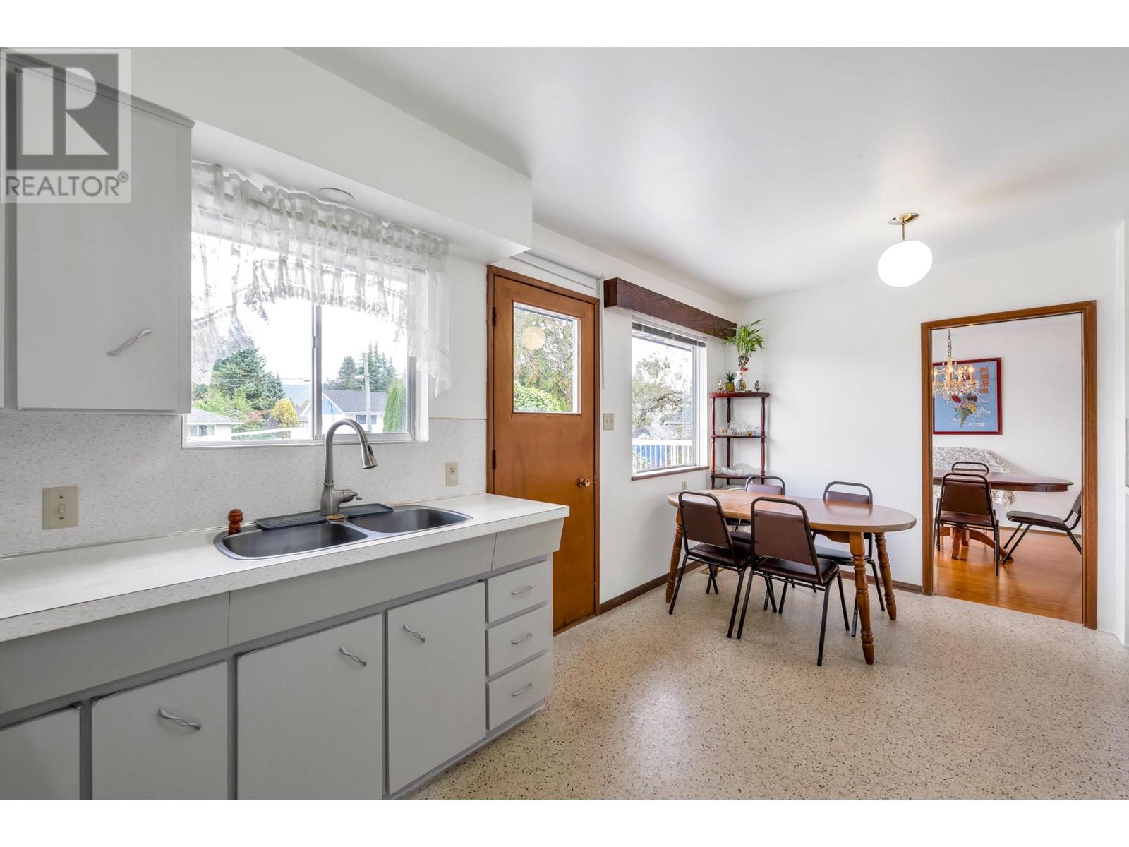 1831 Grover Avenue, Coquitlam, British Columbia  V3J 3G7 - Photo 16 - R2990030
