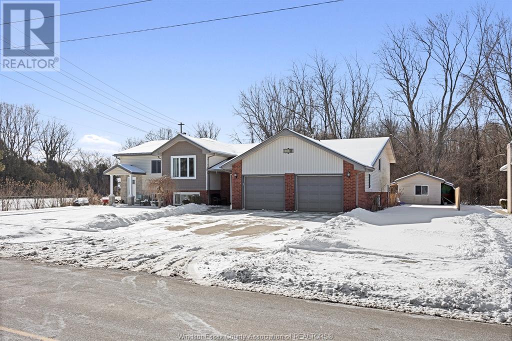 Property at 820 BOUFFARD image 3