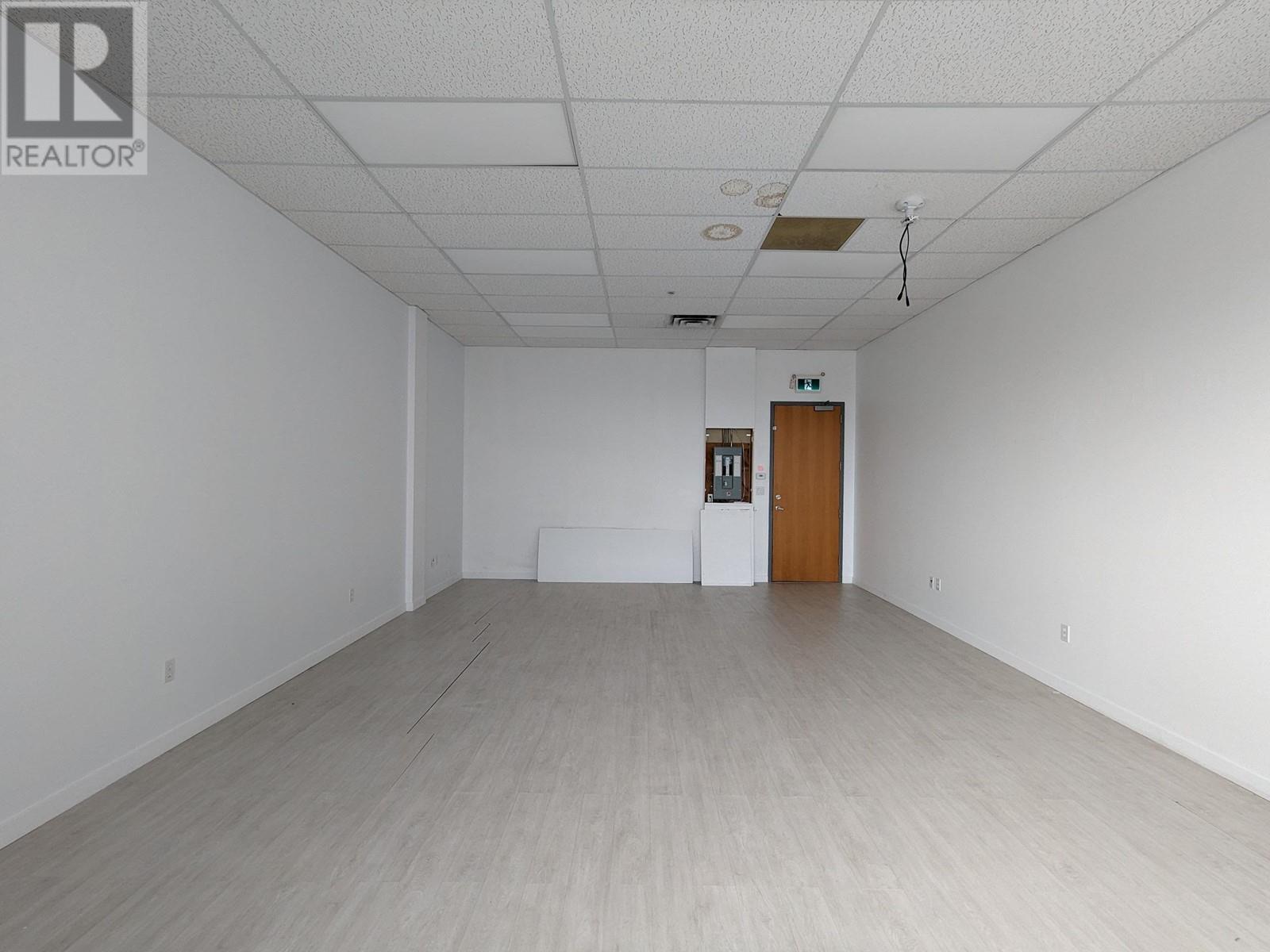 Listing Picture 4 of 10 : 1228 3779 SEXSMITH ROAD, Richmond / 烈治文 - 魯藝地產 Yvonne Lu Group - MLS Medallion Club Member