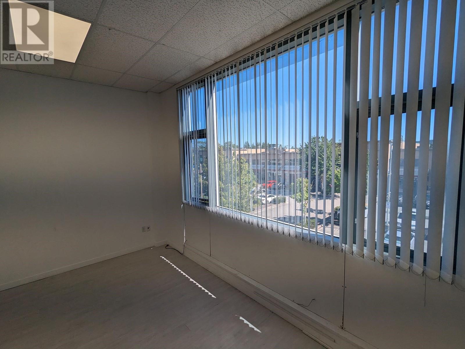 Listing Picture 5 of 10 : 1228 3779 SEXSMITH ROAD, Richmond / 烈治文 - 魯藝地產 Yvonne Lu Group - MLS Medallion Club Member