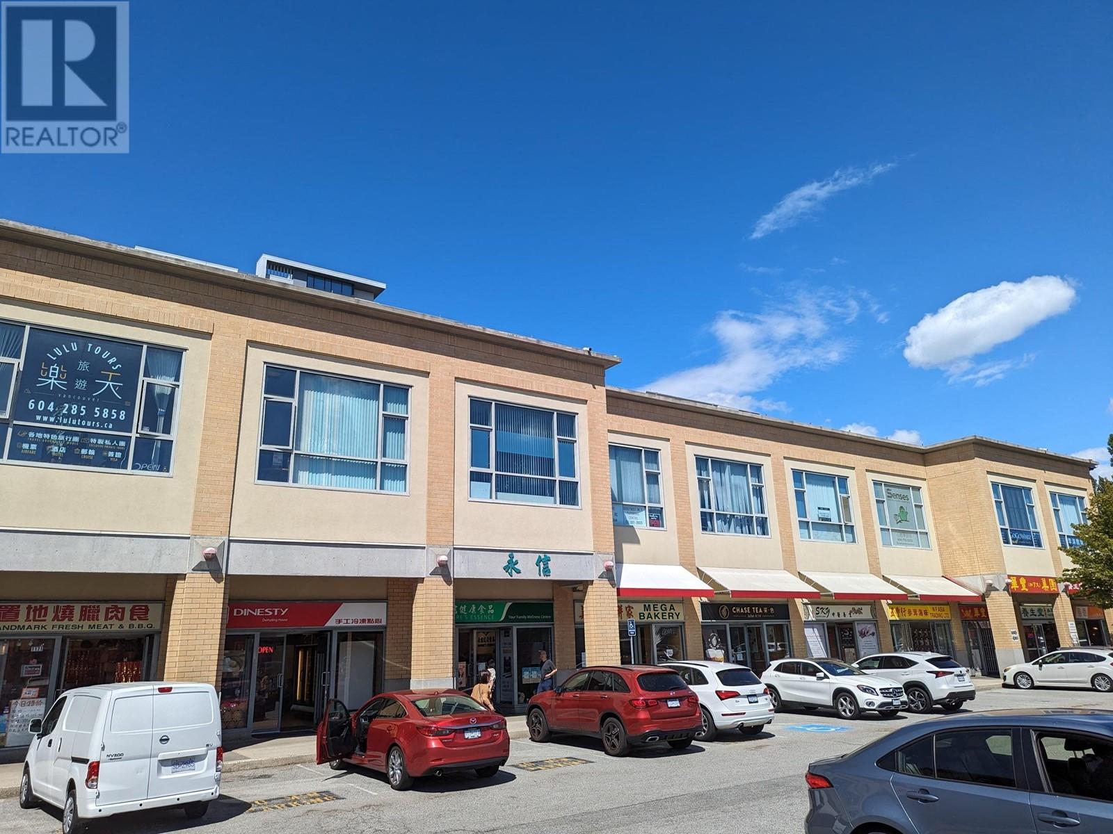 Listing Picture 7 of 10 : 1228 3779 SEXSMITH ROAD, Richmond / 烈治文 - 魯藝地產 Yvonne Lu Group - MLS Medallion Club Member