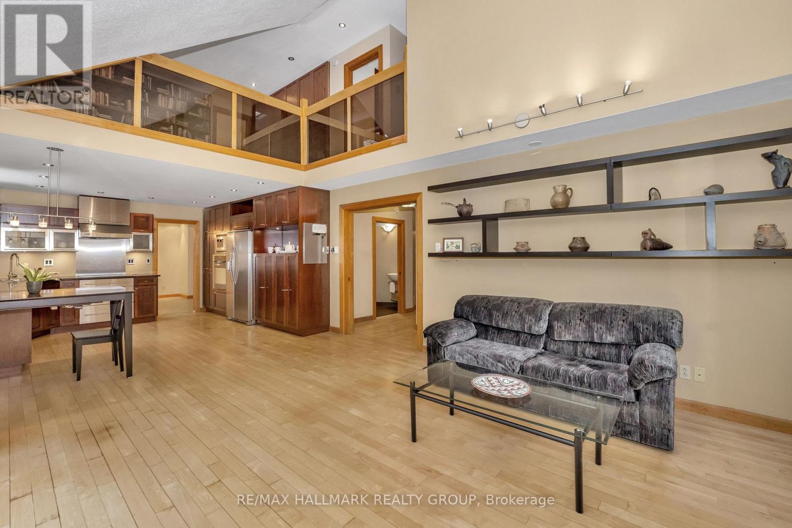 42 Twilight (Davidson) Crescent, Ottawa, Ontario  K1J 6M3 - Photo 11 - X12082396