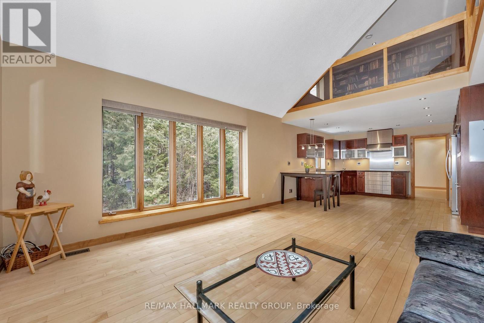 42 Twilight (Davidson) Crescent, Ottawa, Ontario  K1J 6M3 - Photo 12 - X12082396