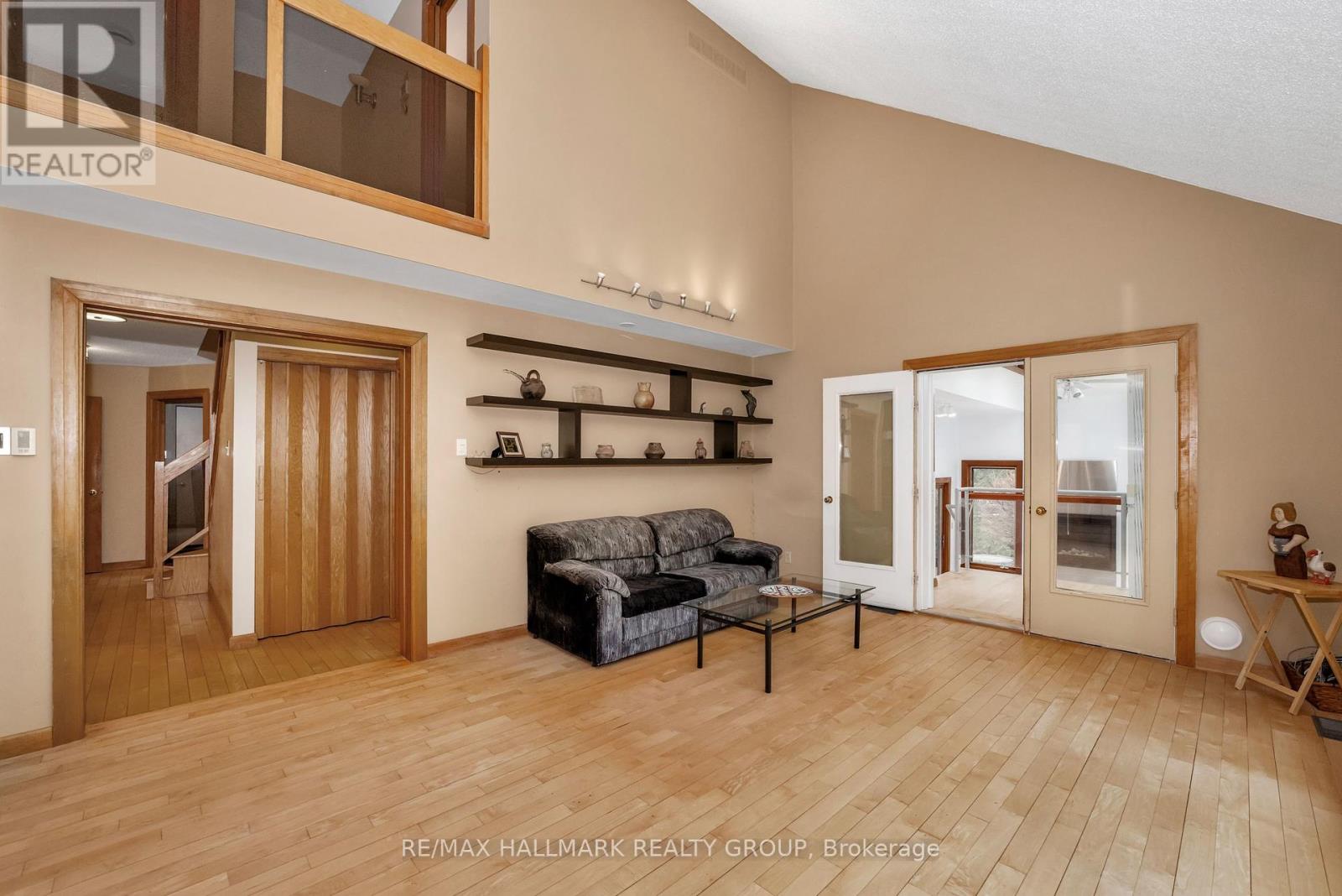 42 Twilight (Davidson) Crescent, Ottawa, Ontario  K1J 6M3 - Photo 17 - X12082396