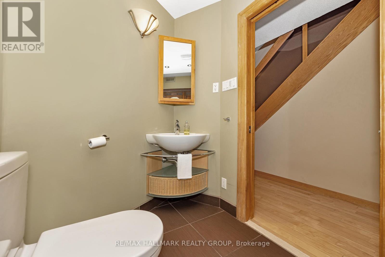 42 Twilight (Davidson) Crescent, Ottawa, Ontario  K1J 6M3 - Photo 21 - X12082396