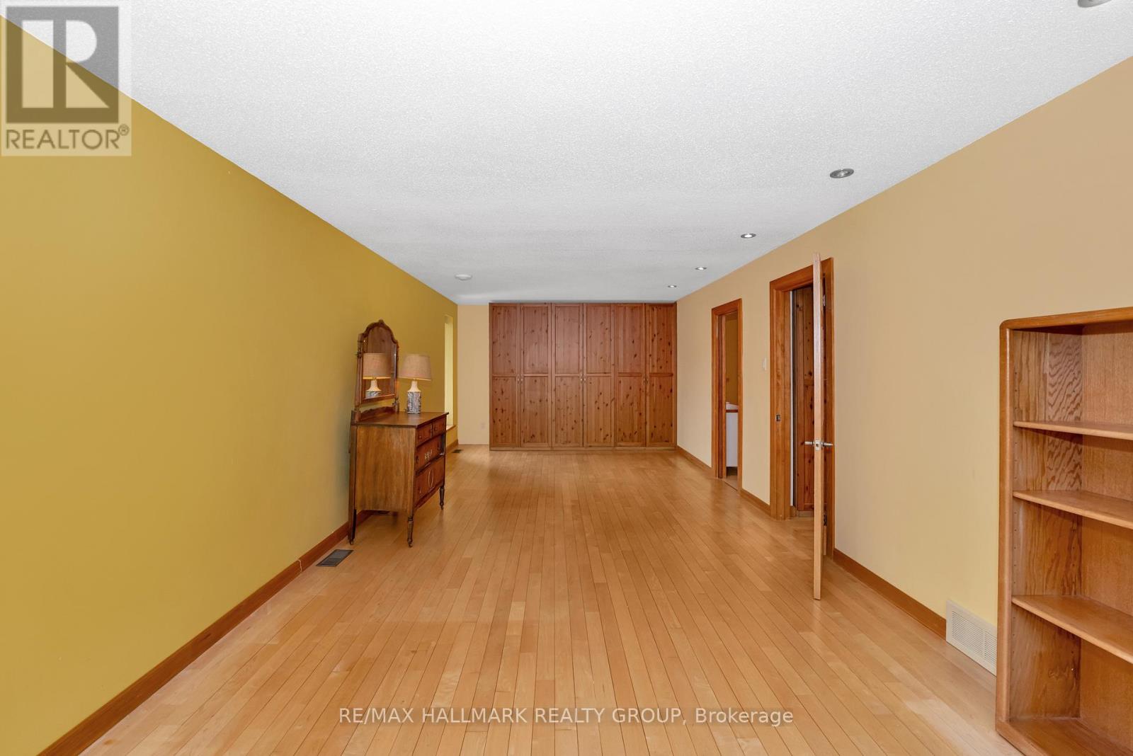 42 Twilight (Davidson) Crescent, Ottawa, Ontario  K1J 6M3 - Photo 26 - X12082396