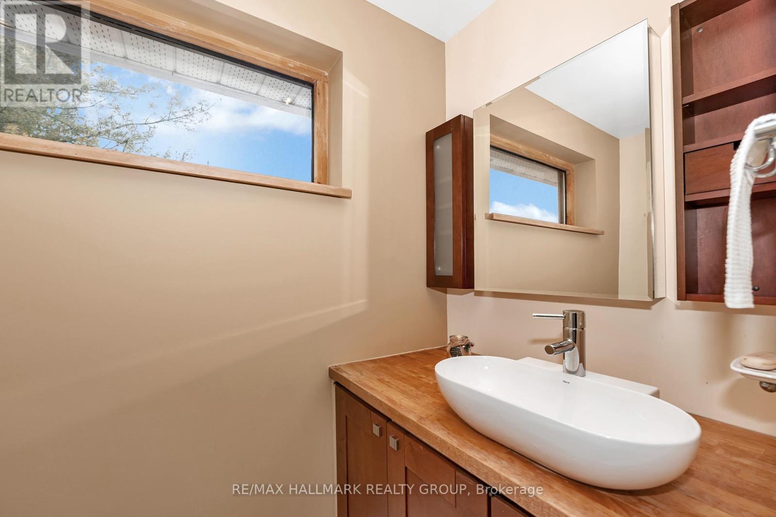 42 Twilight (Davidson) Crescent, Ottawa, Ontario  K1J 6M3 - Photo 33 - X12082396