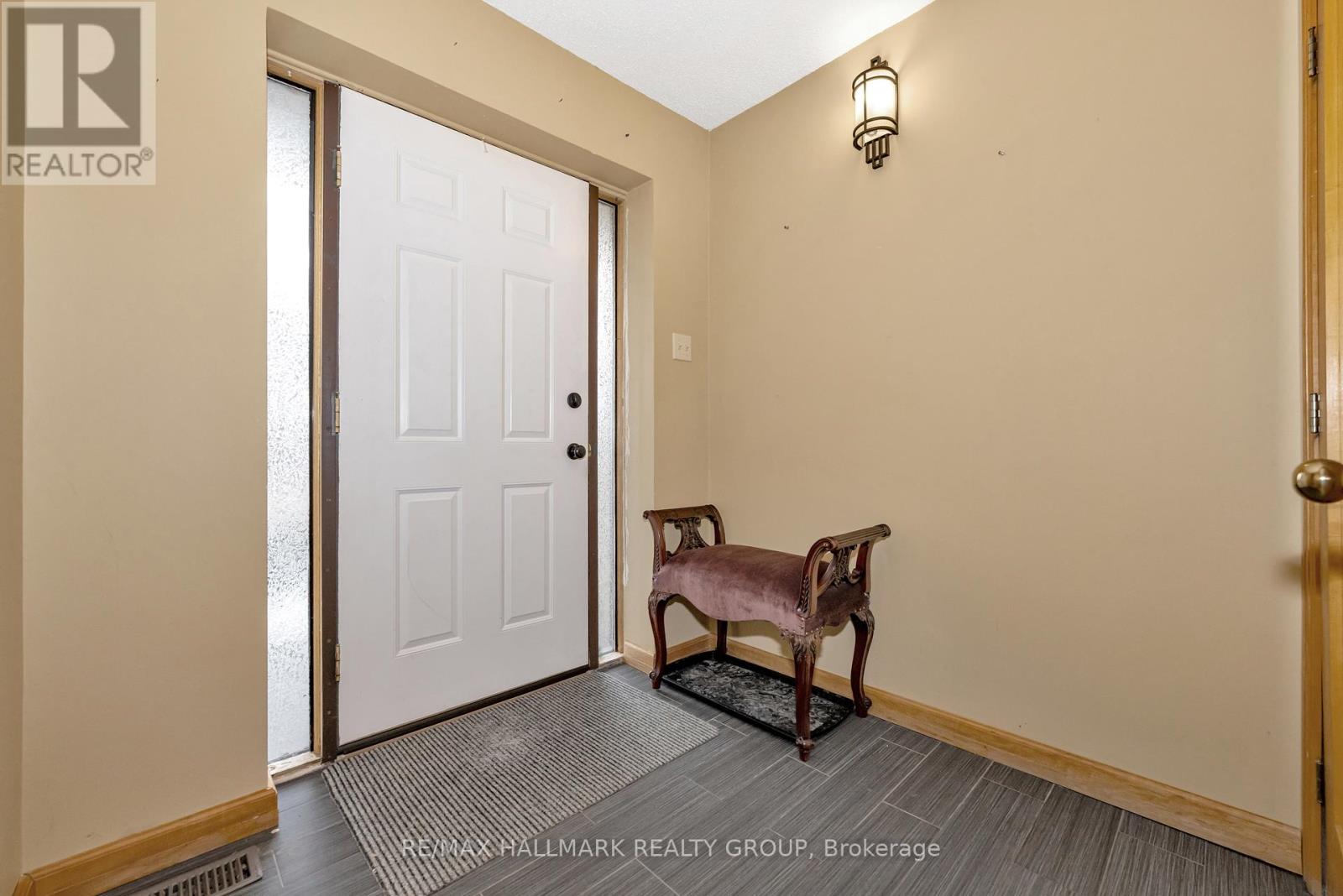 Property at 42 TWILIGHT (DAVIDSON) CRESCENT image 5
