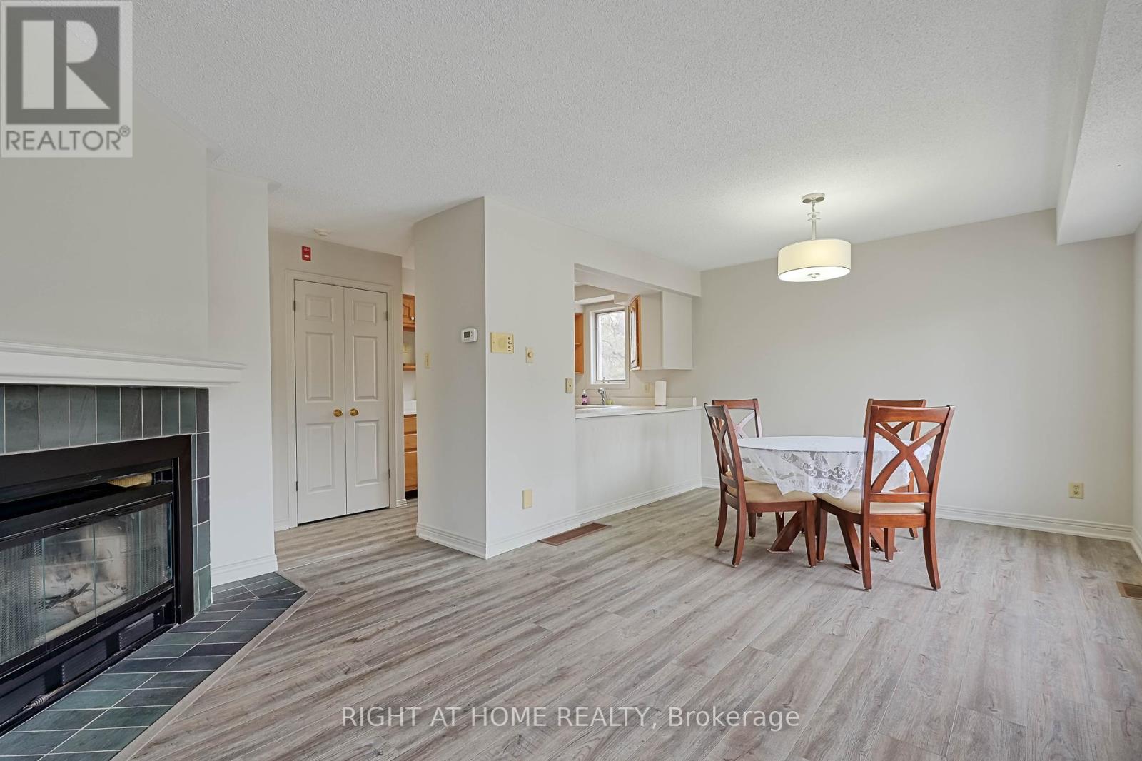 4 - 215 Pine Street, Collingwood, Ontario  L9Y 2P3 - Photo 5 - S12081876