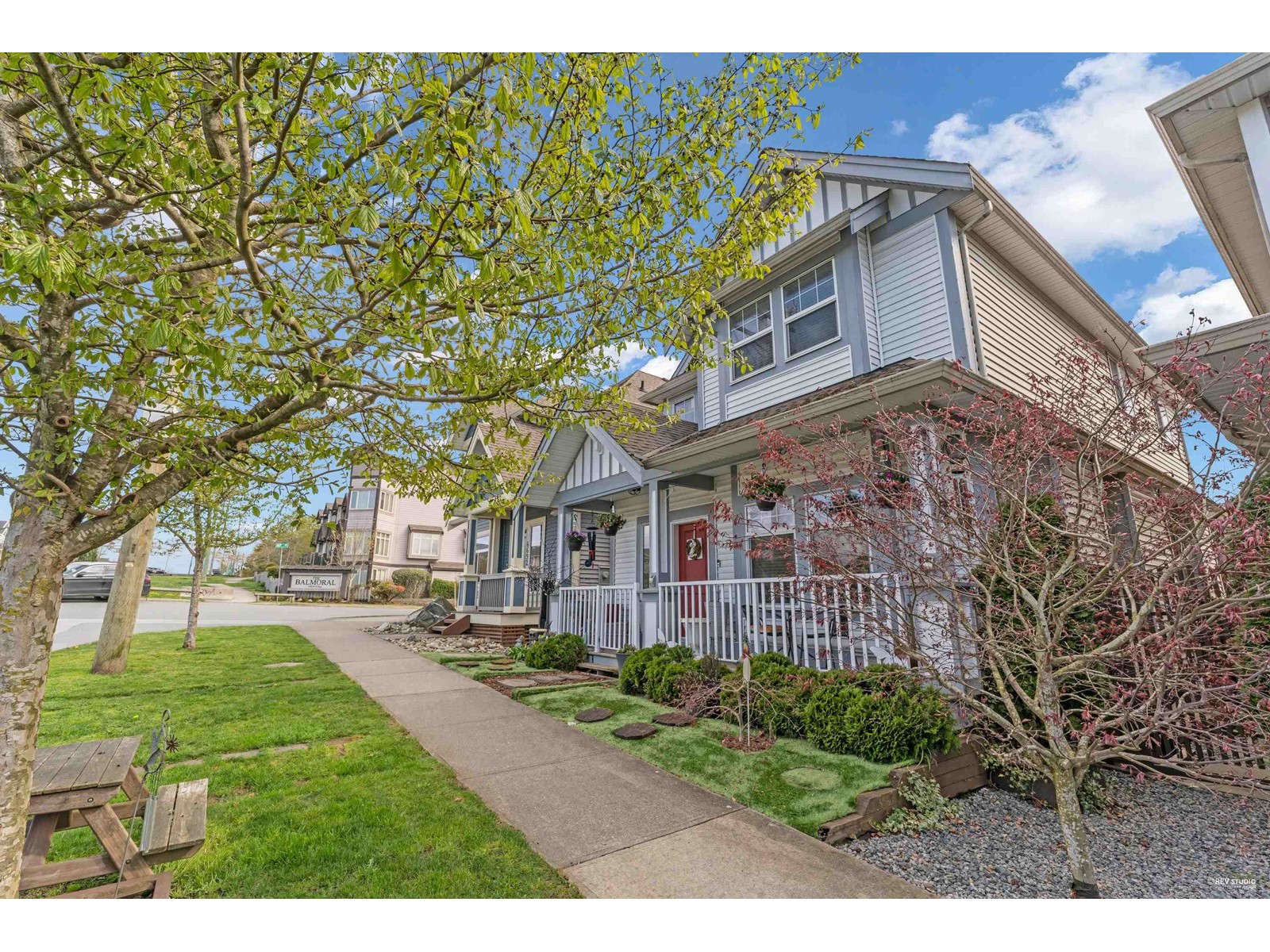 Property at 6686 192 STREET image 2