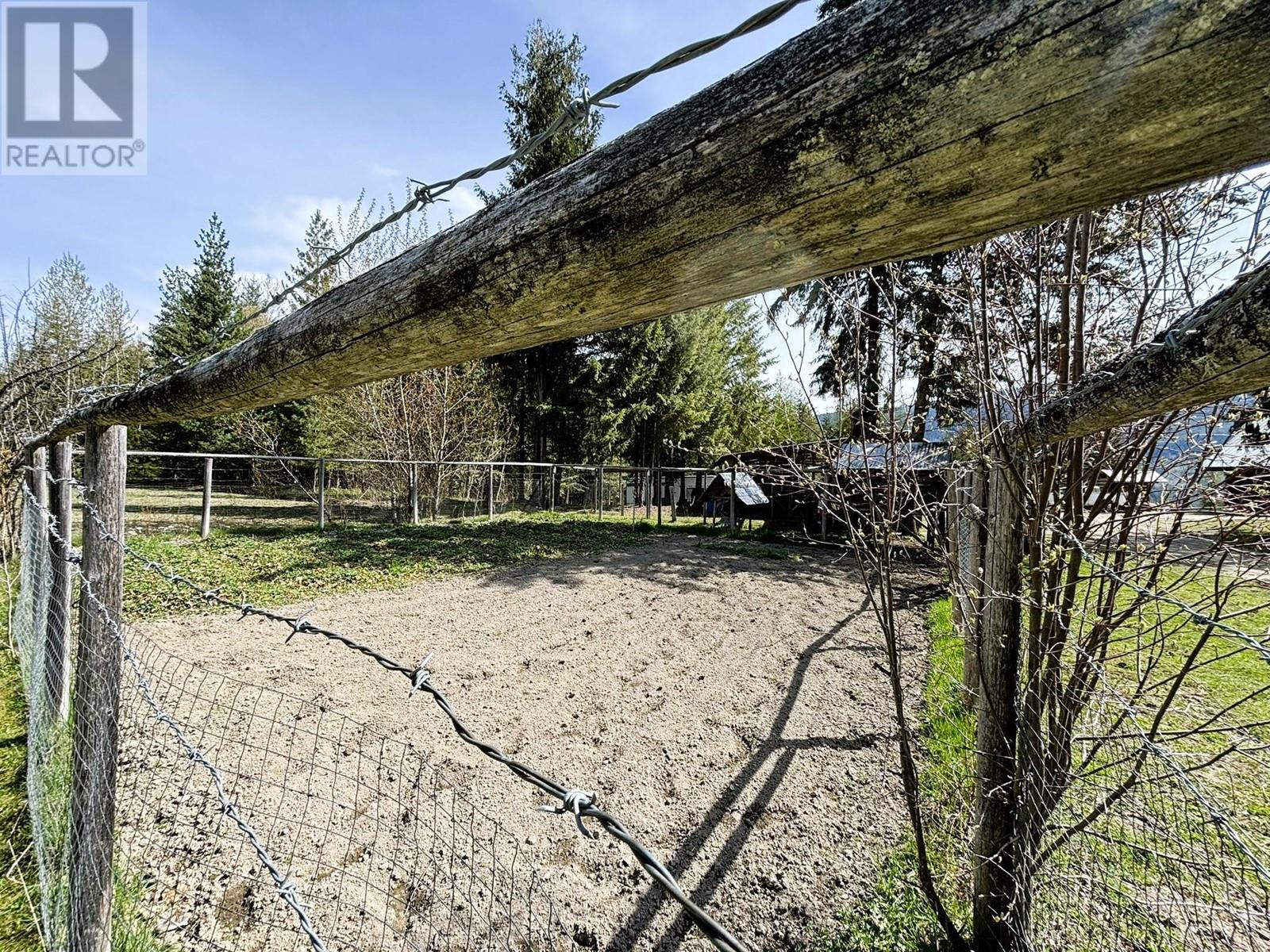 1425 Bobbie Burns Road, Lumby, British Columbia  V0E 2C4 - Photo 49 - 10343445