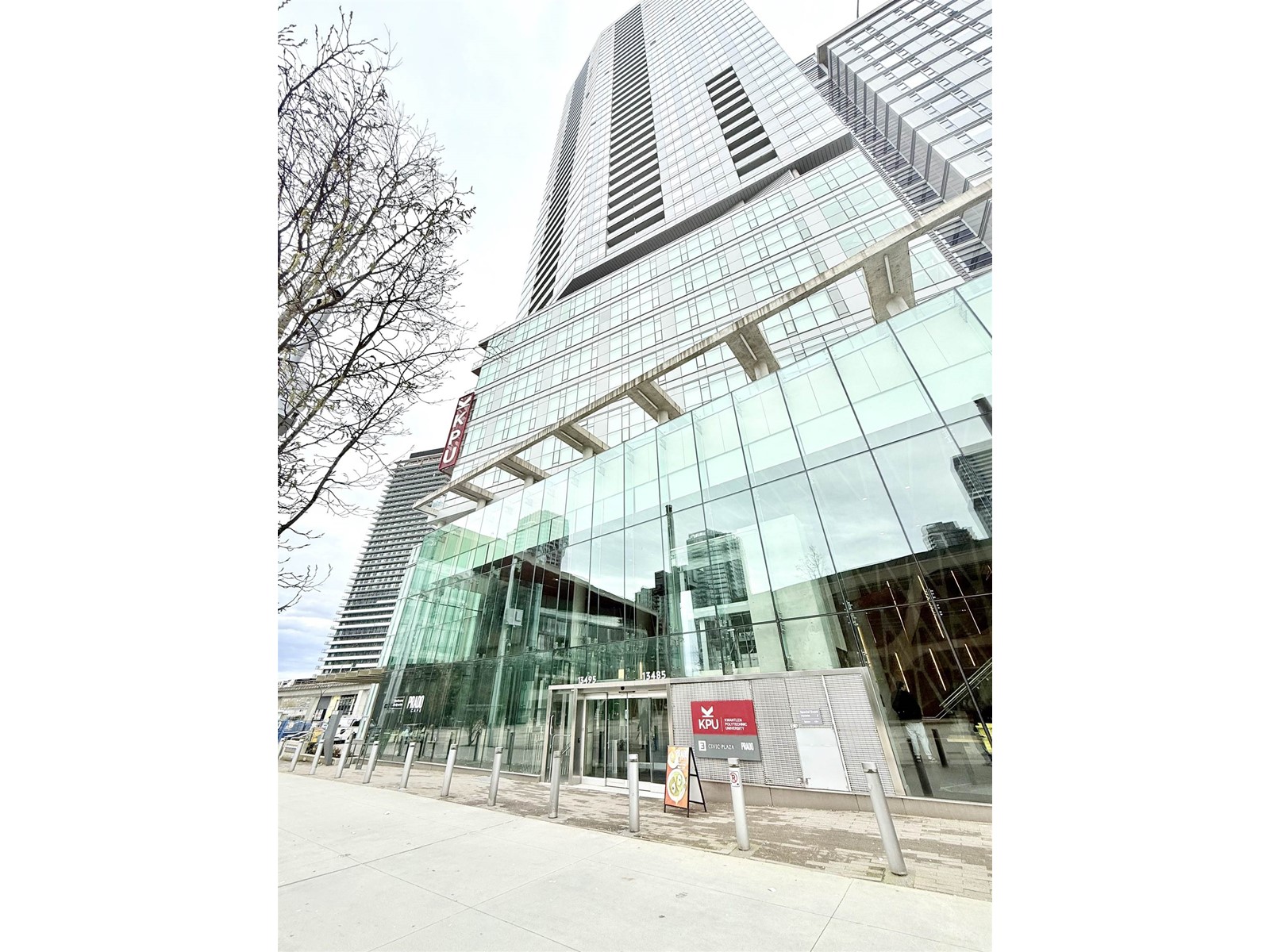 2710 13495 Central Avenue, Surrey, British Columbia  V3T 0K2 - Photo 1 - R2989937