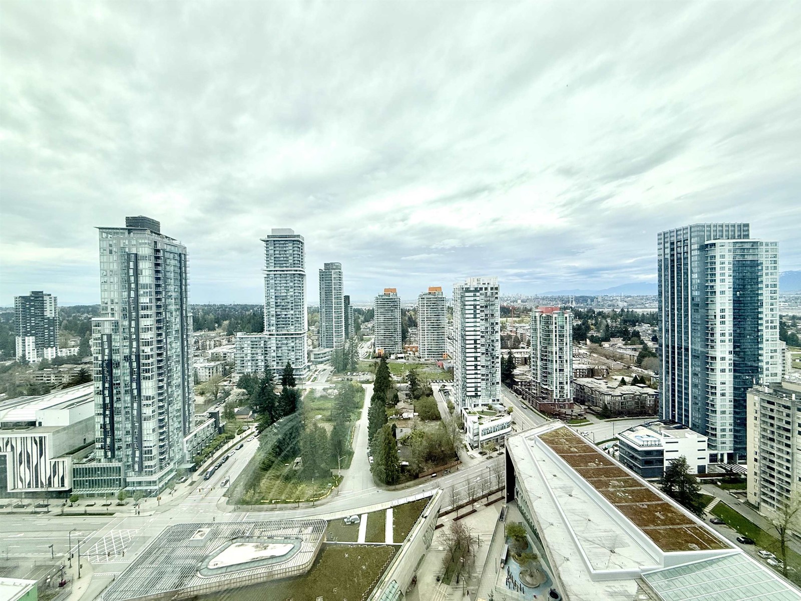 2710 13495 Central Avenue, Surrey, British Columbia  V3T 0K2 - Photo 16 - R2989937