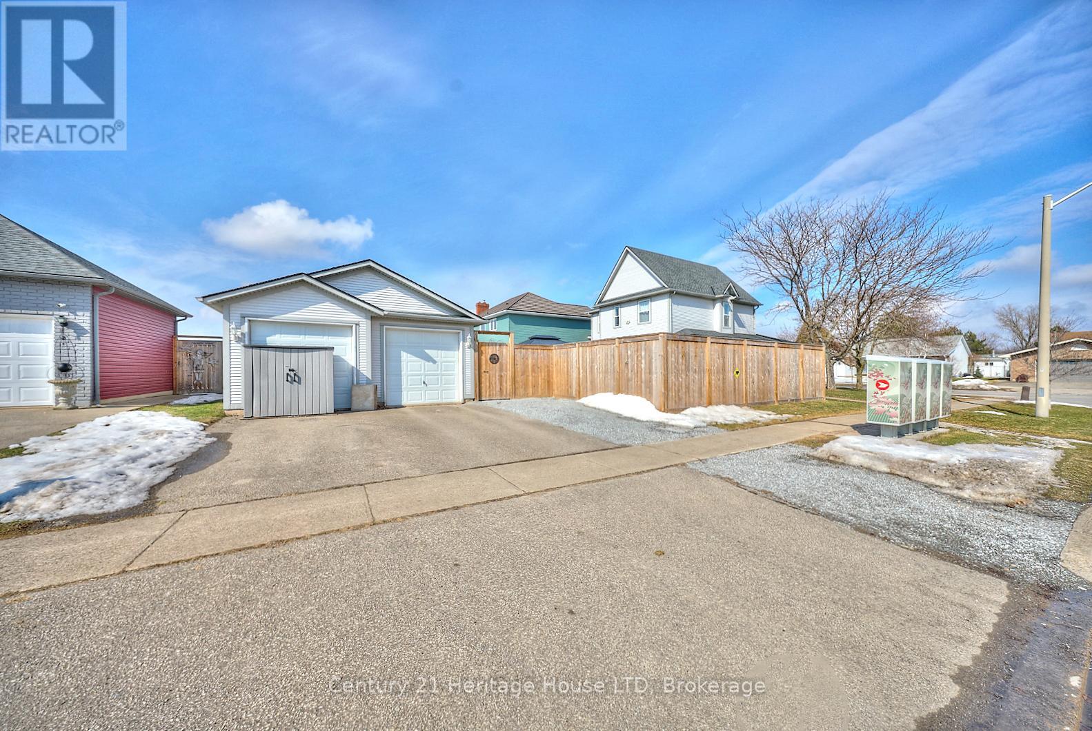 837 Concession Road, Fort Erie (Lakeshore), Ontario  L2A 6E9 - Photo 26 - X12016378