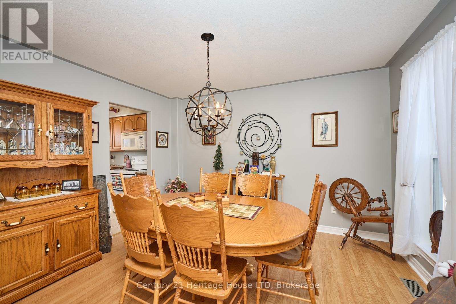 837 Concession Road, Fort Erie (Lakeshore), Ontario  L2A 6E9 - Photo 7 - X12016378