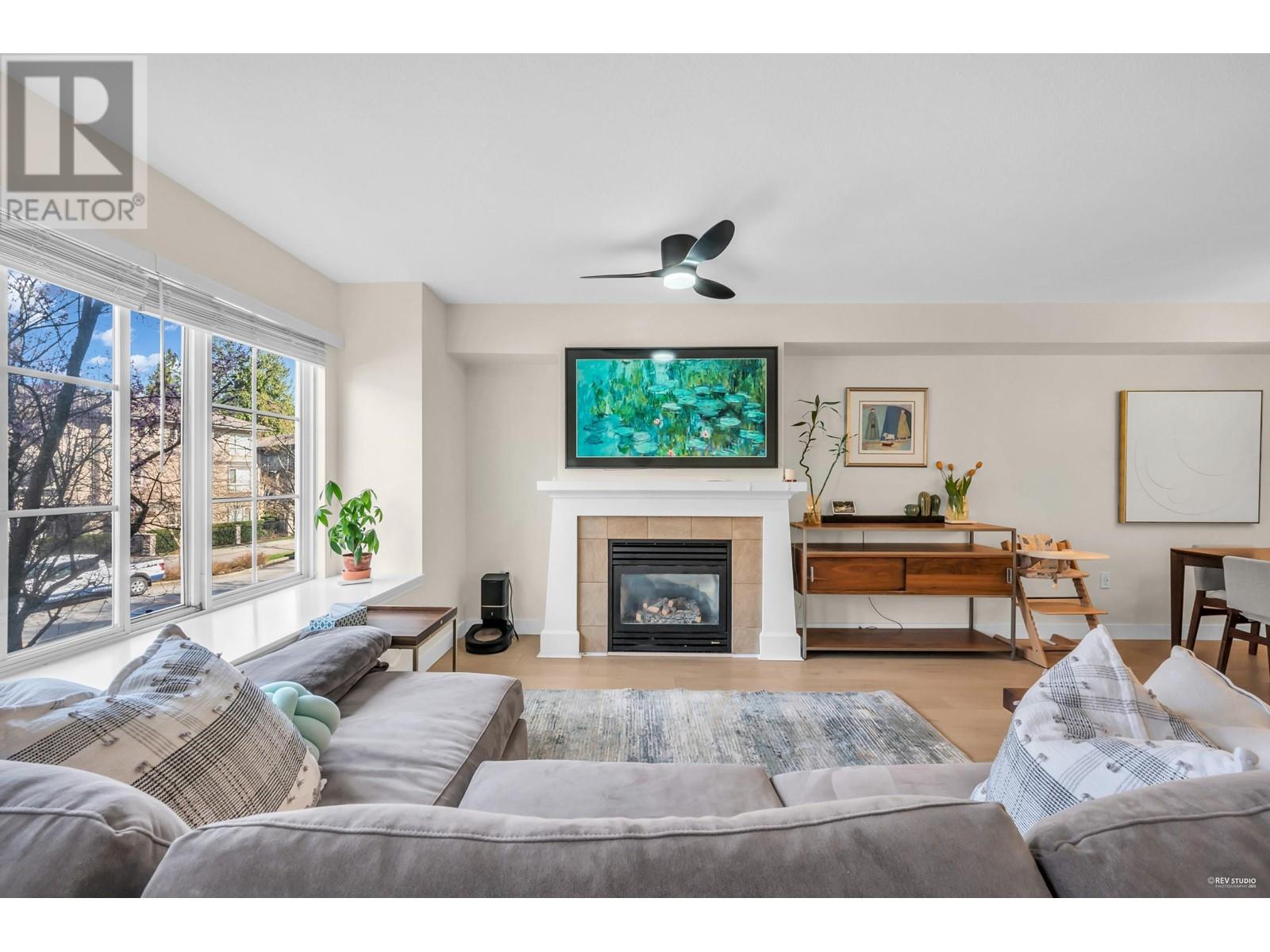 3308 Noel Drive, Burnaby, British Columbia  V3J 1J8 - Photo 12 - R2990229