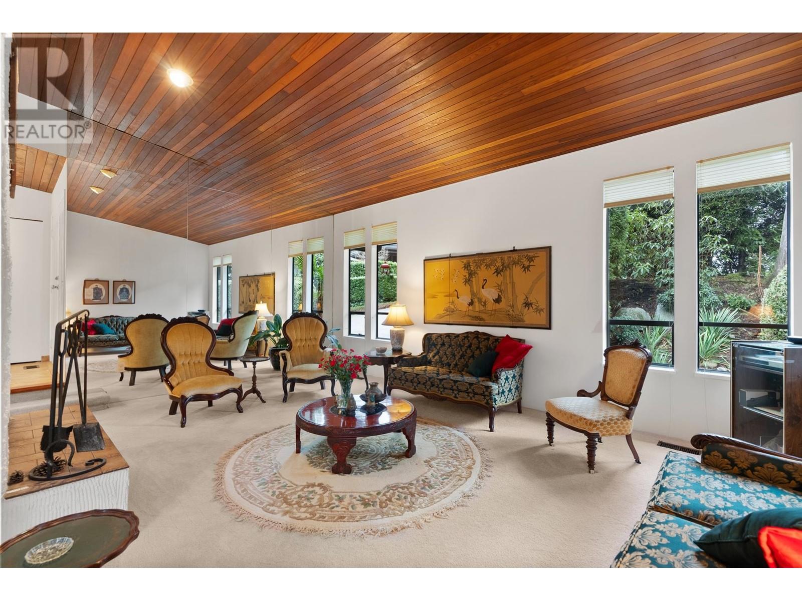 Property at 300 LOACH PLACE image 5