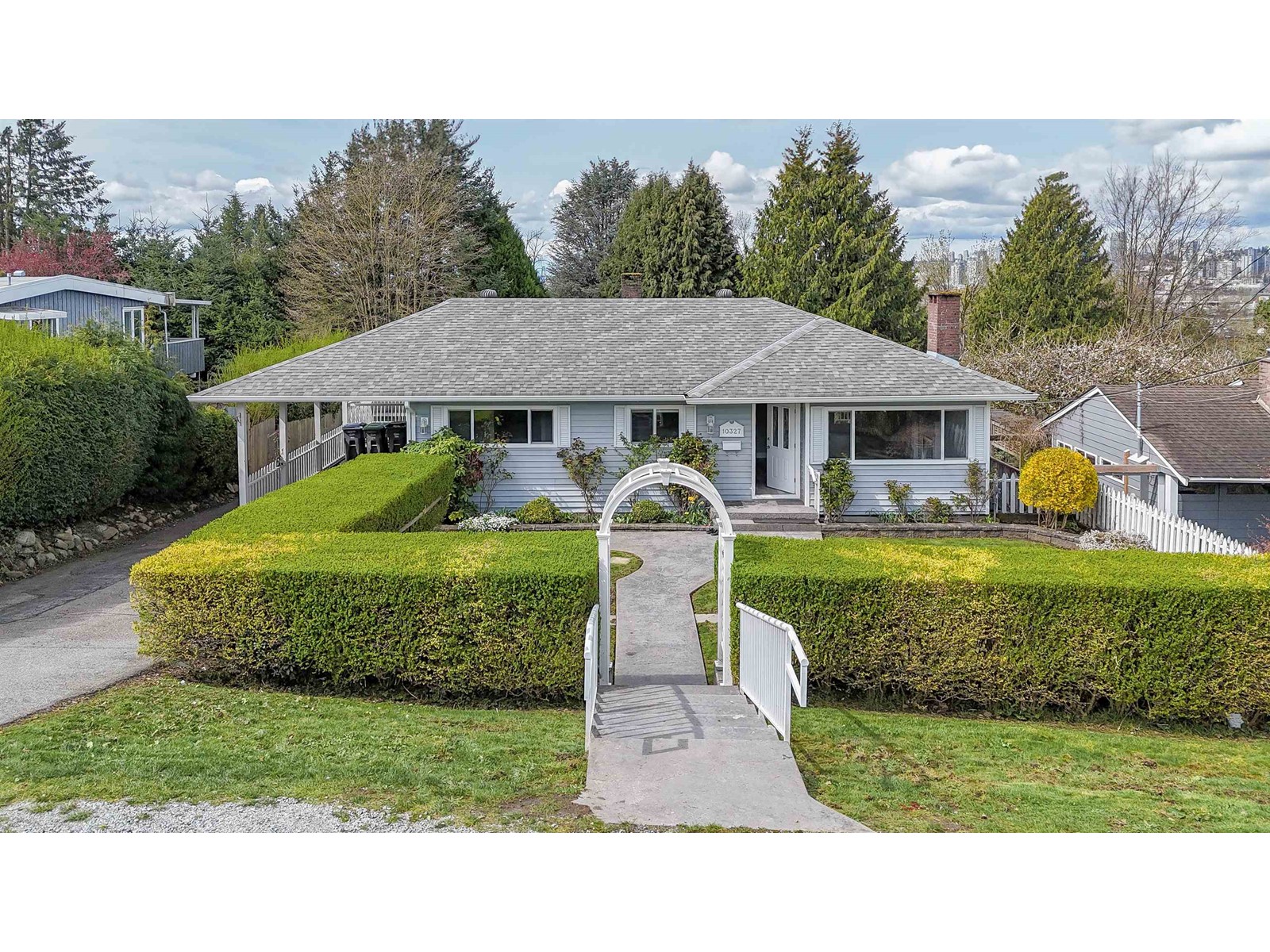 10327 125 STREET, surrey, British Columbia