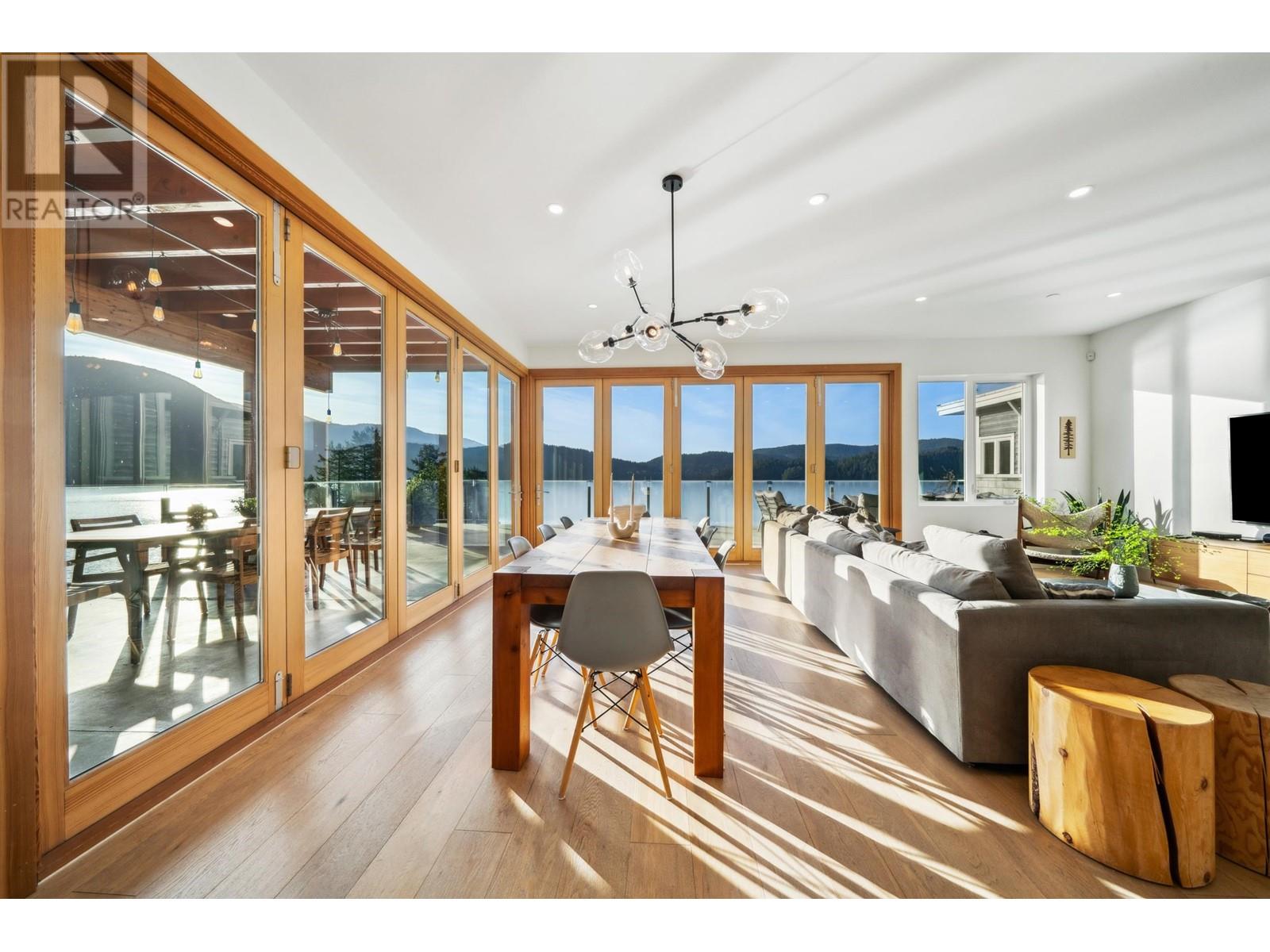 5577 Indian River Drive, North Vancouver, British Columbia  V7G 2T7 - Photo 11 - R2990100