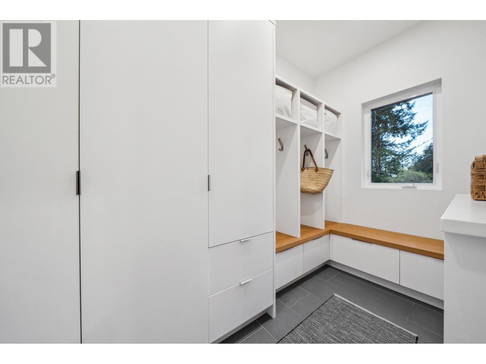 5577 Indian River Drive, North Vancouver, British Columbia  V7G 2T7 - Photo 31 - R2990100