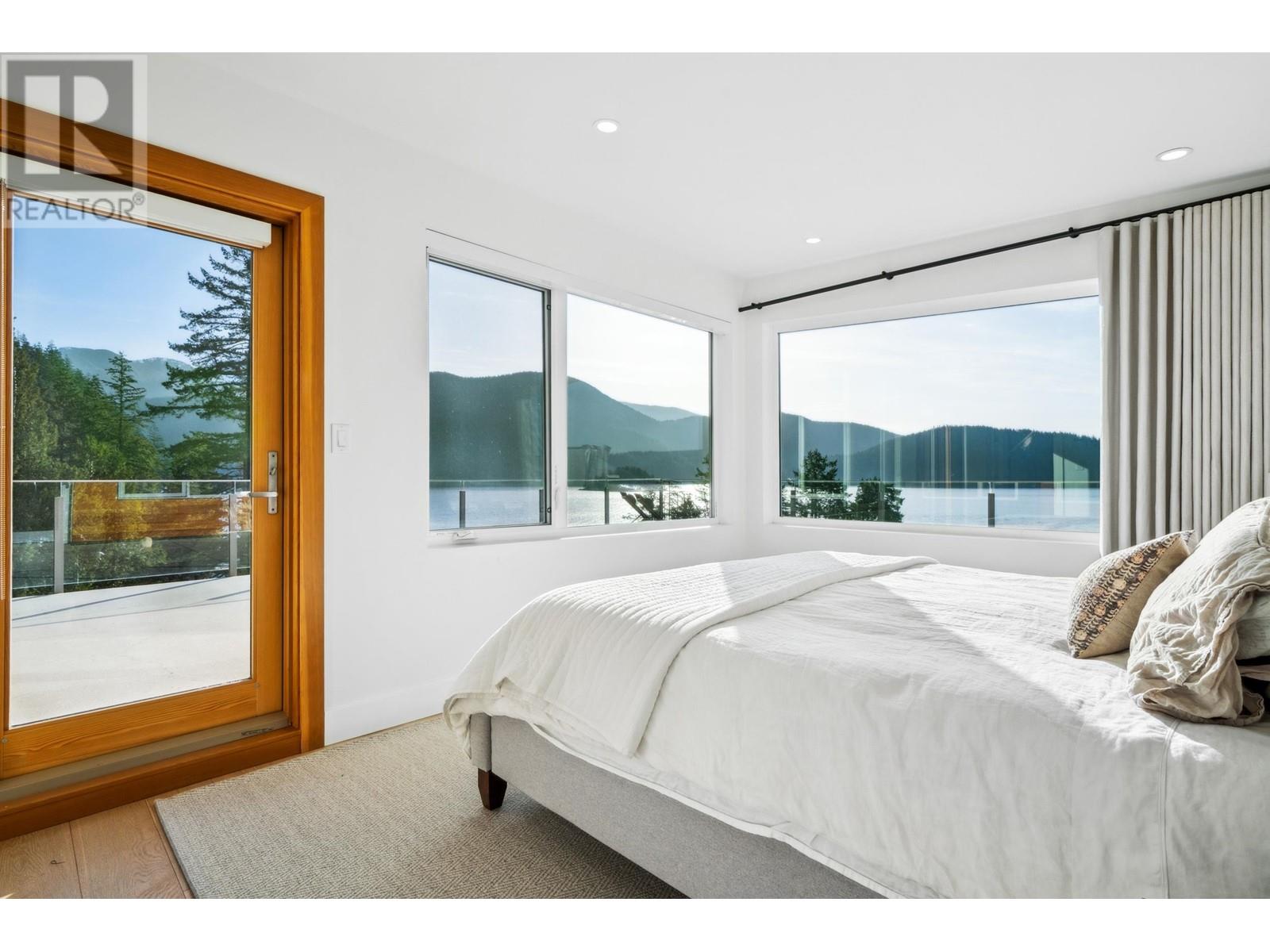 5577 Indian River Drive, North Vancouver, British Columbia  V7G 2T7 - Photo 21 - R2990100