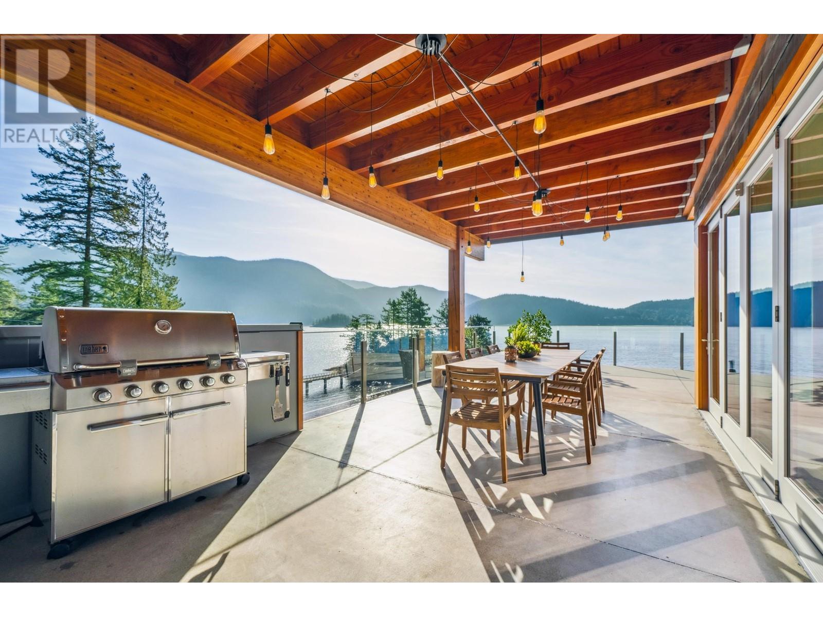 5577 Indian River Drive, North Vancouver, British Columbia  V7G 2T7 - Photo 16 - R2990100