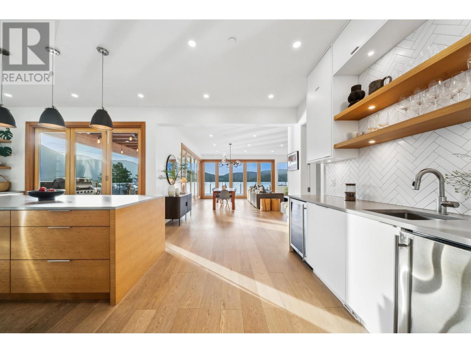 5577 Indian River Drive, North Vancouver, British Columbia  V7G 2T7 - Photo 13 - R2990100
