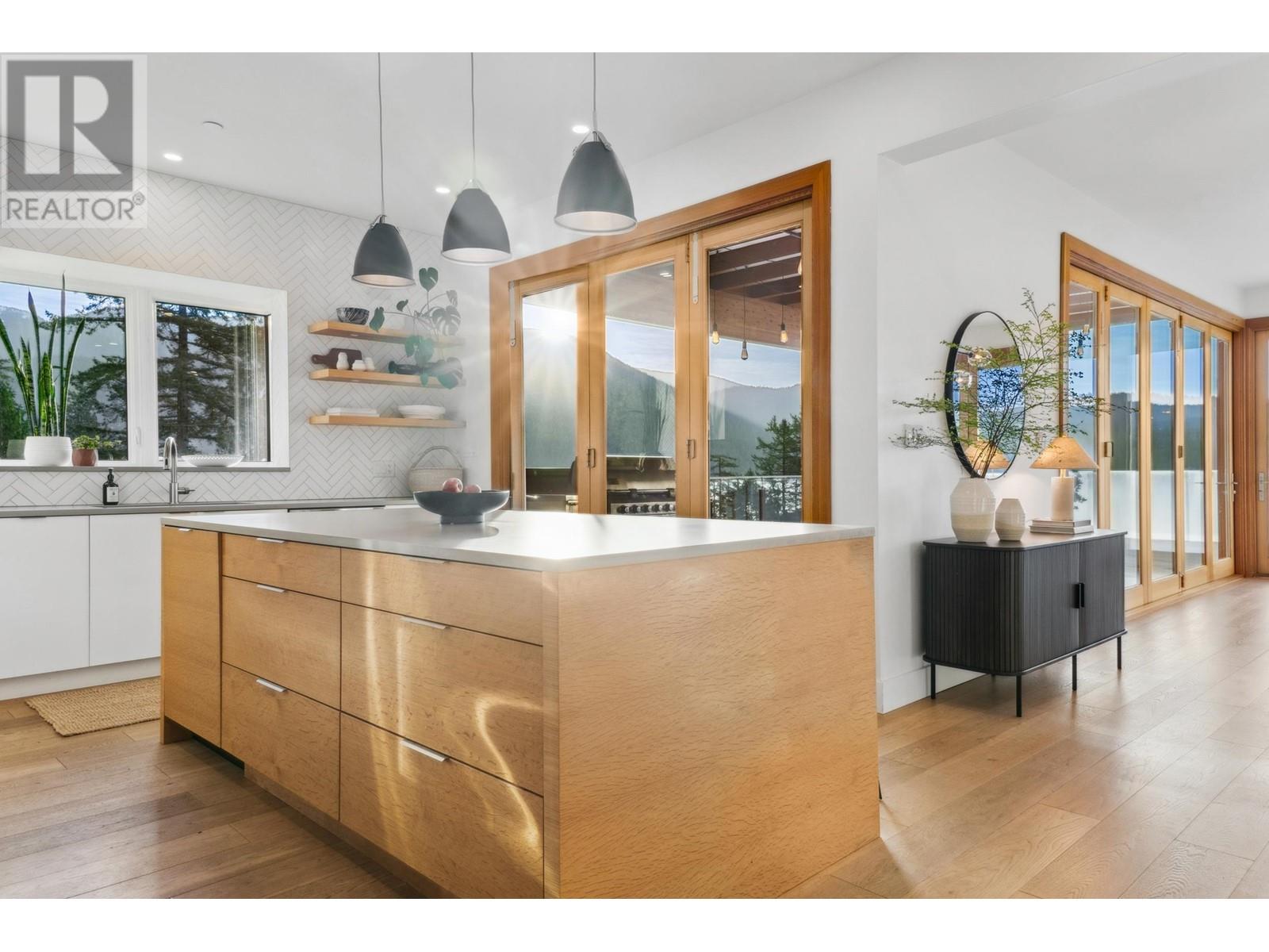 5577 Indian River Drive, North Vancouver, British Columbia  V7G 2T7 - Photo 14 - R2990100