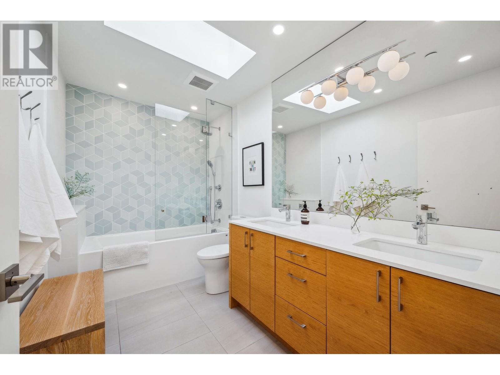 5577 Indian River Drive, North Vancouver, British Columbia  V7G 2T7 - Photo 26 - R2990100