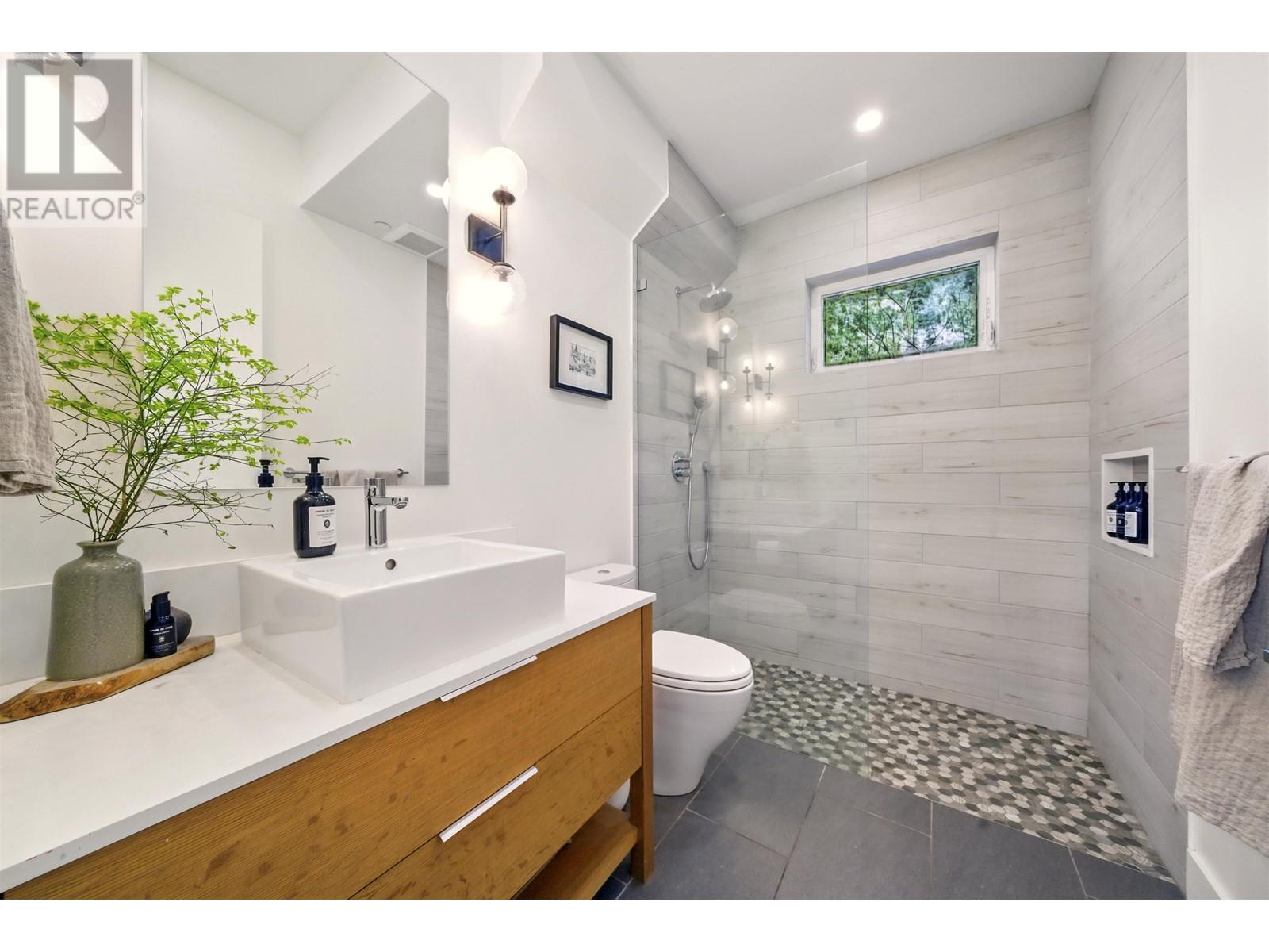 5577 Indian River Drive, North Vancouver, British Columbia  V7G 2T7 - Photo 28 - R2990100