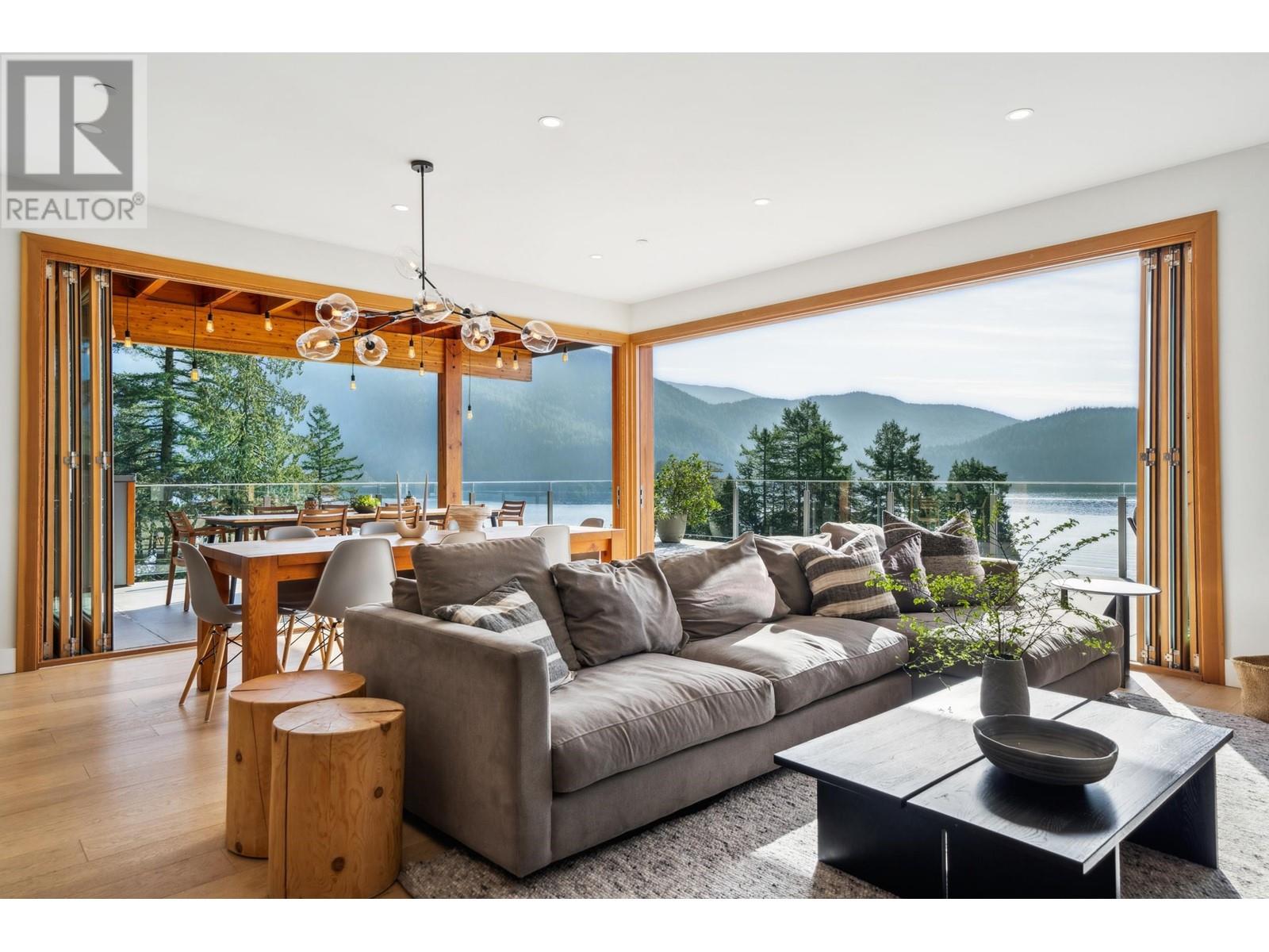5577 Indian River Drive, North Vancouver, British Columbia  V7G 2T7 - Photo 10 - R2990100
