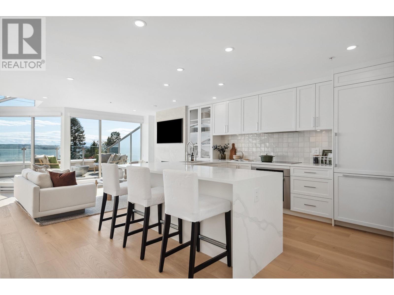 207 2433 Bellevue Avenue, West Vancouver, British Columbia  V7V 1E1 - Photo 8 - R2989815