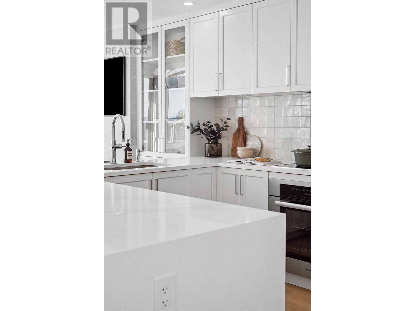 207 2433 Bellevue Avenue, West Vancouver, British Columbia  V7V 1E1 - Photo 27 - R2989815