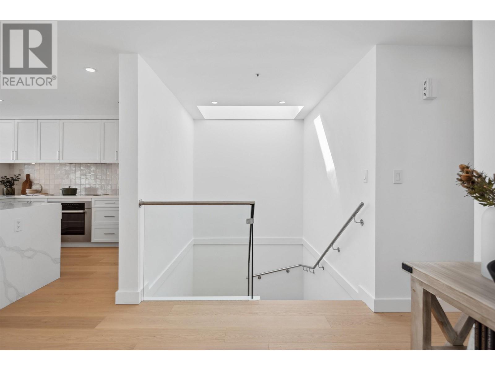 207 2433 Bellevue Avenue, West Vancouver, British Columbia  V7V 1E1 - Photo 14 - R2989815