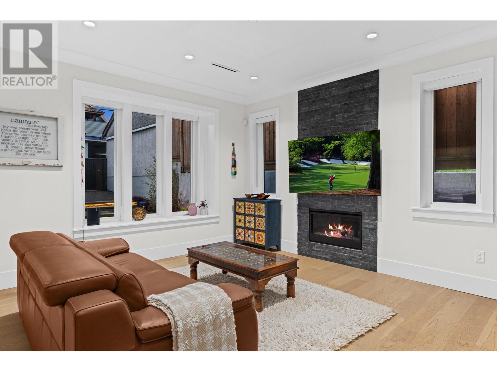 828 E 13th Avenue, Vancouver, British Columbia  V5T 2L5 - Photo 22 - R2990151