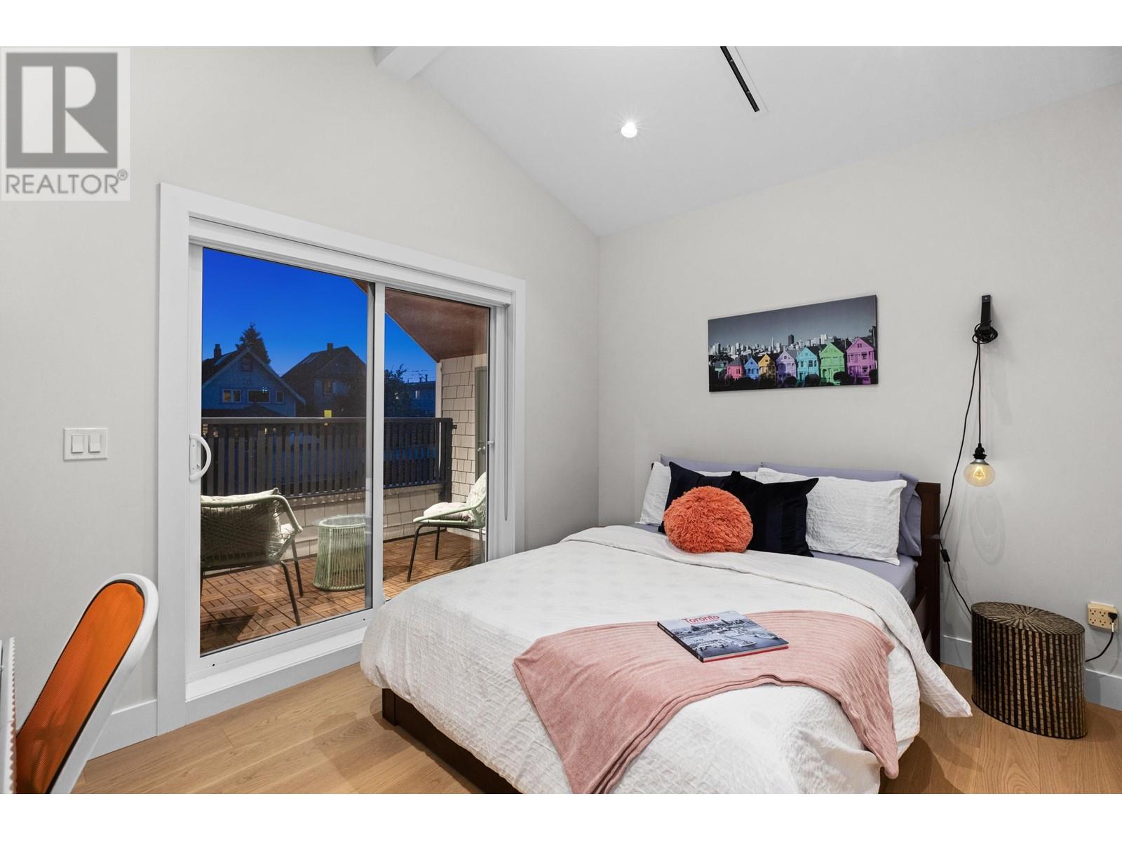 828 E 13th Avenue, Vancouver, British Columbia  V5T 2L5 - Photo 16 - R2990151