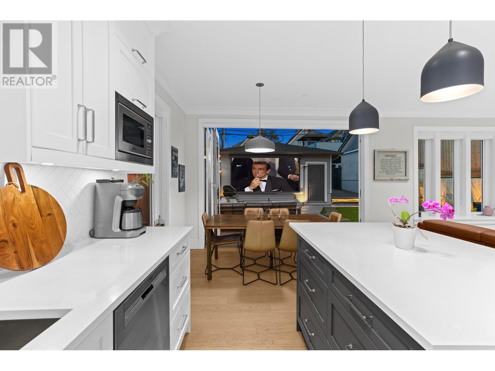 828 E 13th Avenue, Vancouver, British Columbia  V5T 2L5 - Photo 28 - R2990151