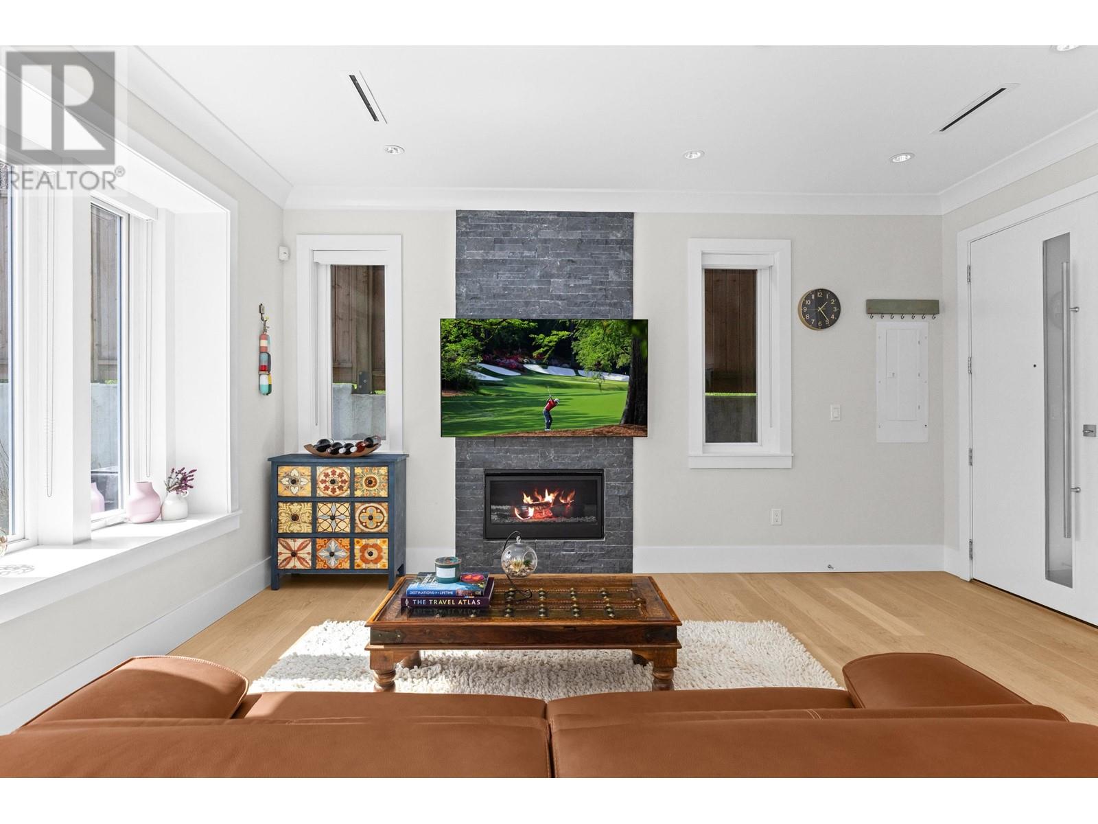 828 E 13th Avenue, Vancouver, British Columbia  V5T 2L5 - Photo 7 - R2990151
