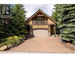 8115 MUIRFIELD CRESCENT
