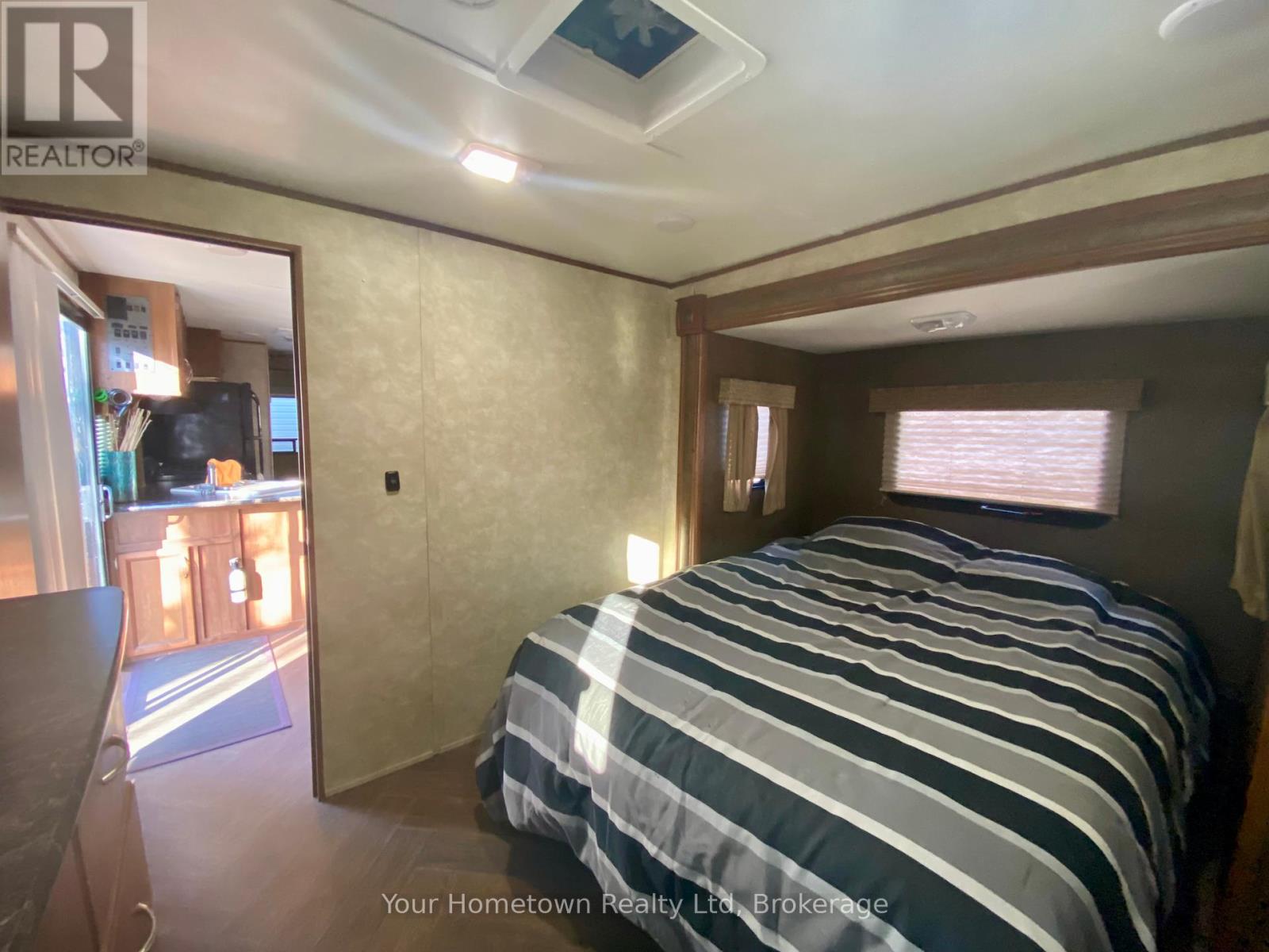 1647 Fir Place, Centre Wellington, Ontario  N1M 2W5 - Photo 6 - X12082450