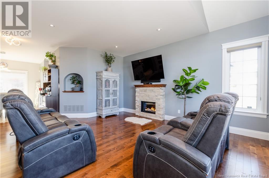 Property at 40 Salengro Crescent image 5