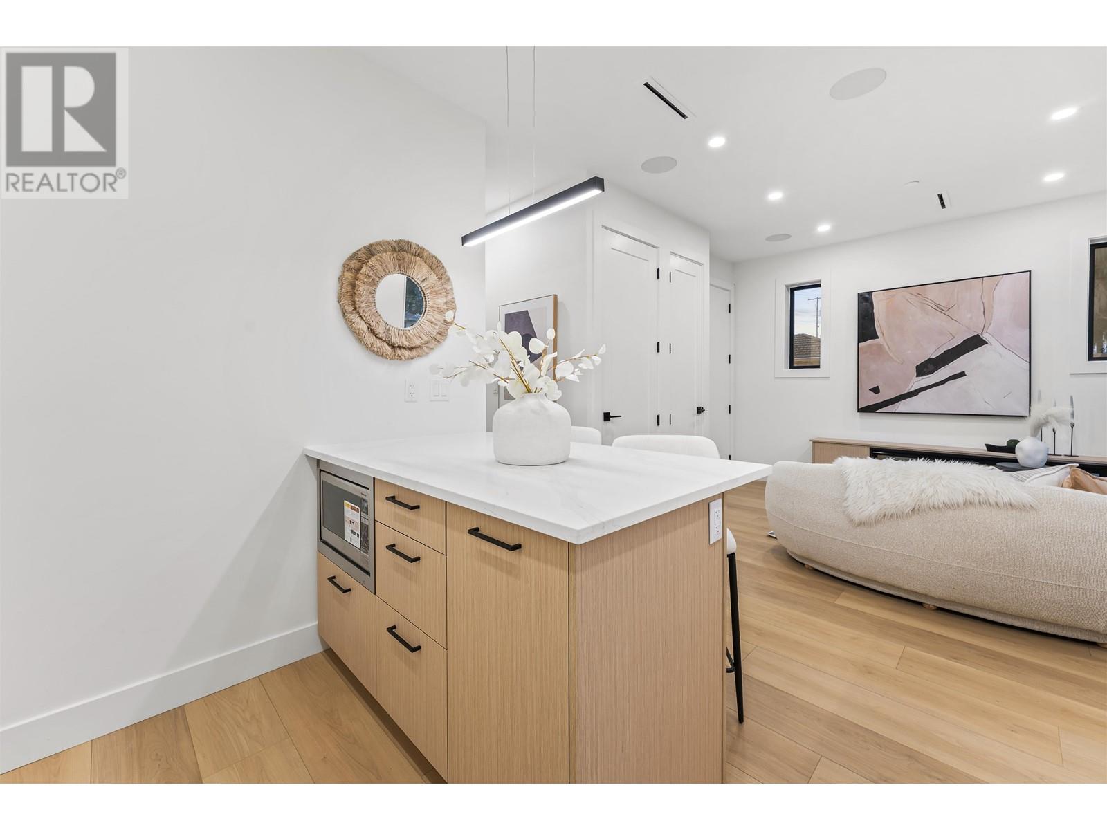 1233 E 37th Avenue, Vancouver, British Columbia  V5W 3N9 - Photo 8 - R2990125