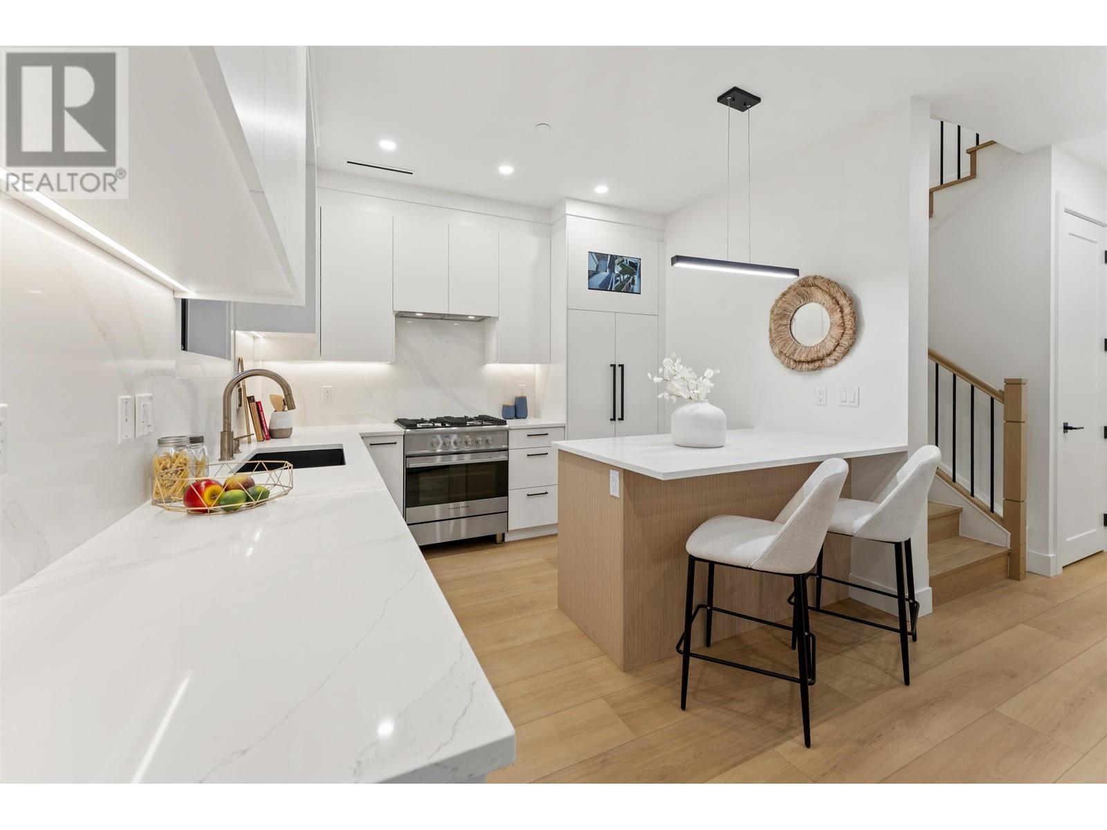 1233 E 37th Avenue, Vancouver, British Columbia  V5W 3N9 - Photo 4 - R2990125
