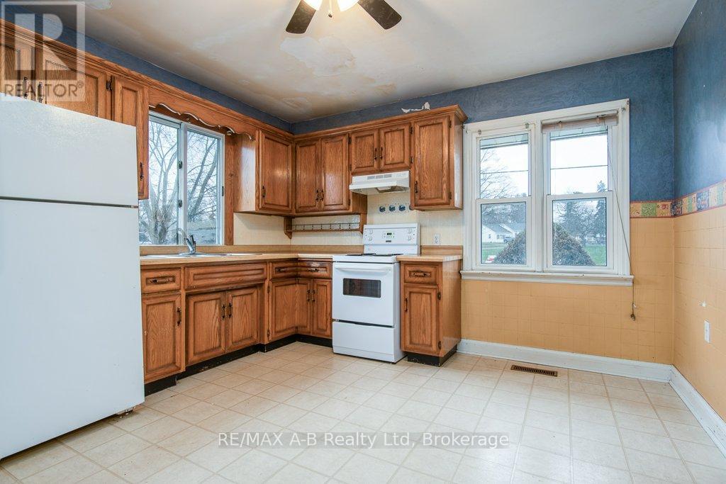 174 Woodstock Street S, East Zorra-Tavistock, Ontario  N0B 2R0 - Photo 25 - X12082489